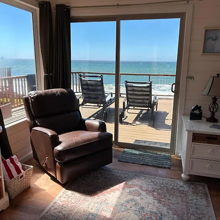 Ocean Front Cabin 15, Jacuzzi & Sensational Views